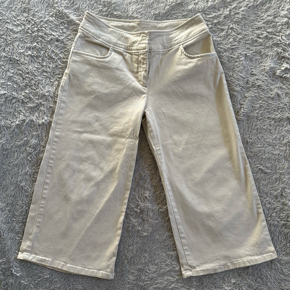 Tan A.M.I. Capris, Size 10